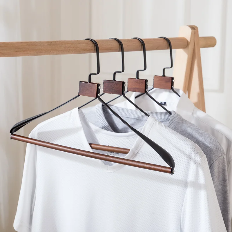 Висококачествена закачалка за дрехи от буково дърво с широки раменете, несвободна Закачалка за дрехи в дома на килера за дрехи